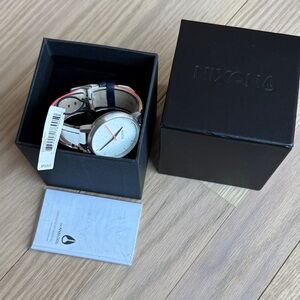 NWT - Nixon “Movin’ Out The Kensington” Silver and Leather Watch